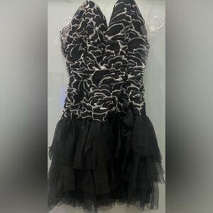 Hailey Logan by Adrianna Papell Black Mesh Hslter Dress 9/10